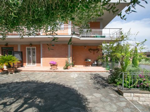Via Arizzano, 23 - Roma