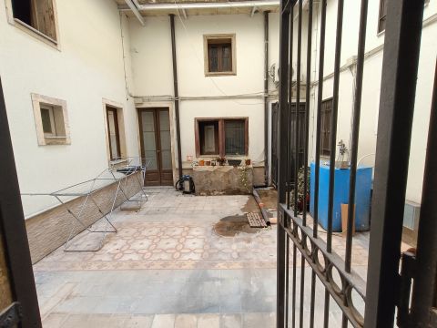 Via Aloi, 36 - Catania