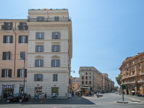 Largo Arenula, 11 - Roma
