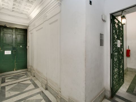 Largo Arenula, 11 - Roma