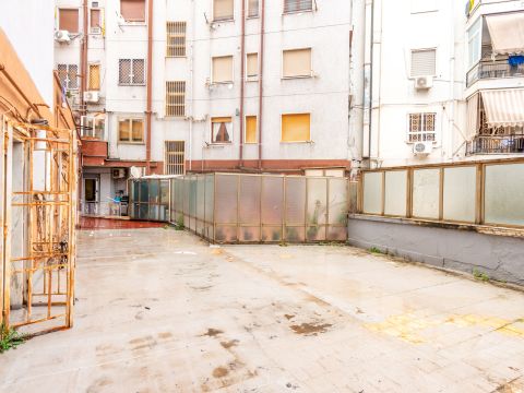 Via Tommaso Giovanni Blanch, 21 - Napoli