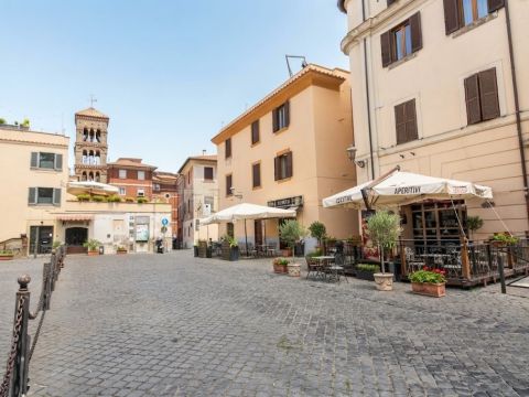 Piazza Paolo III, 19 - Frascati