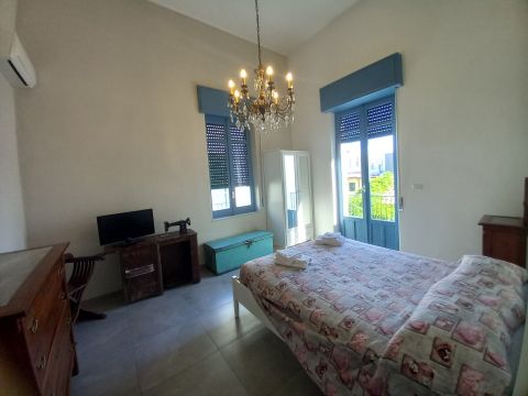 Via Valastro, 15 - Aci Castello