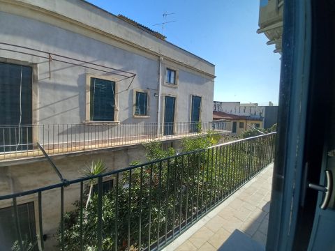 Via Valastro, 15 - Aci Castello