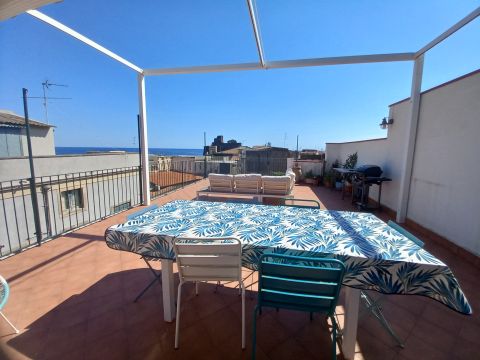 Via Valastro, 15 - Aci Castello