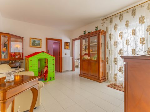 Via Martiri di Via Fani, 25 - Valenzano