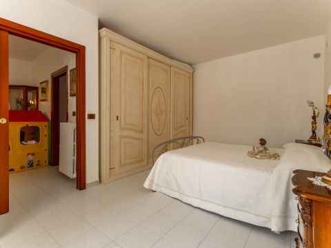 Via Martiri di Via Fani, 25 - Valenzano