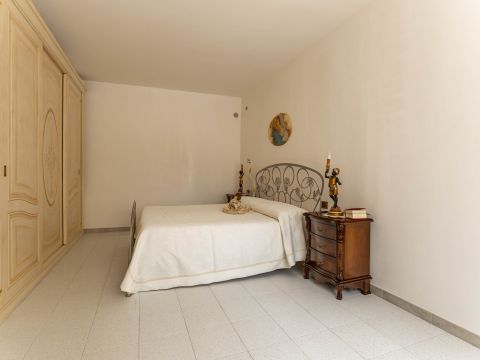 Via Martiri di Via Fani, 25 - Valenzano