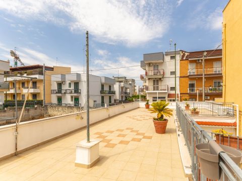 Via Martiri di Via Fani, 25 - Valenzano