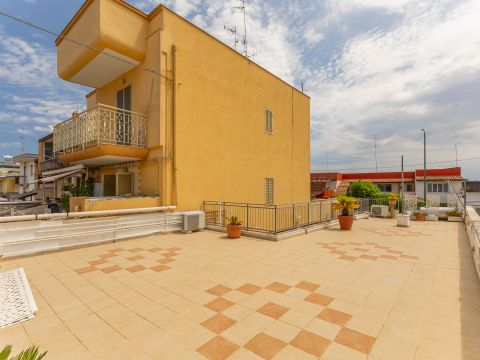 Via Martiri di Via Fani, 25 - Valenzano