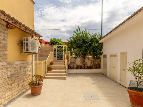 Via Martiri di Via Fani, 25 - Valenzano