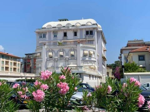 Viale Giosuè Carducci, 42/A - Viareggio
