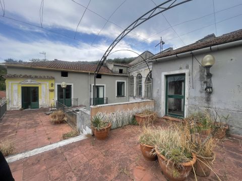 Via le Piazze, 27 - Giffoni Sei Casali