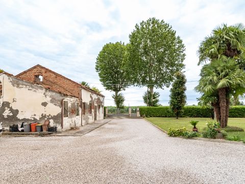 Via Giacomo Leopardi, 42 - Correzzola