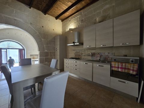 Via Caprarica, 11 - Martano