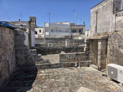 Via Caprarica, 11 - Martano