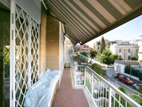 Via Guido Guinizelli, 86 - Roma