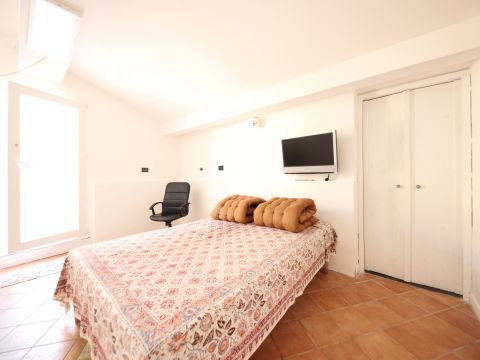 Via Chiaravagna, 108 R - Genova