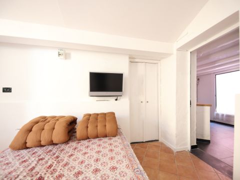 Via Chiaravagna, 108 R - Genova