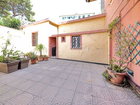 Via Chiaravagna, 108 R - Genova