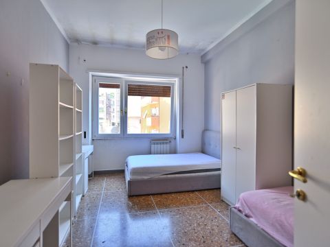 Via Giovanni Alfredo Cesareo, 22 - Roma