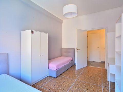 Via Giovanni Alfredo Cesareo, 22 - Roma