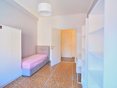 Via Giovanni Alfredo Cesareo, 22 - Roma