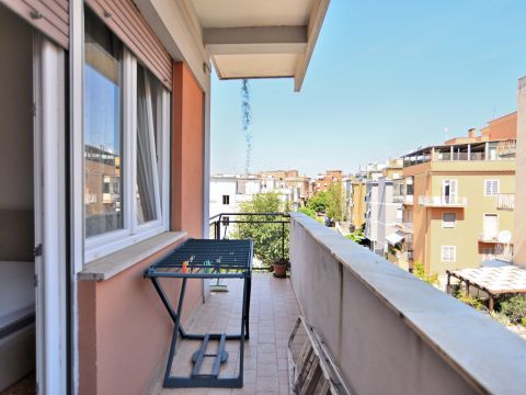 Via Giovanni Alfredo Cesareo, 22 - Roma