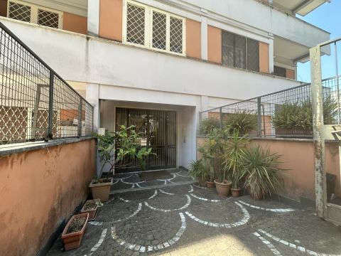 Via Giovanni Alfredo Cesareo, 22 - Roma