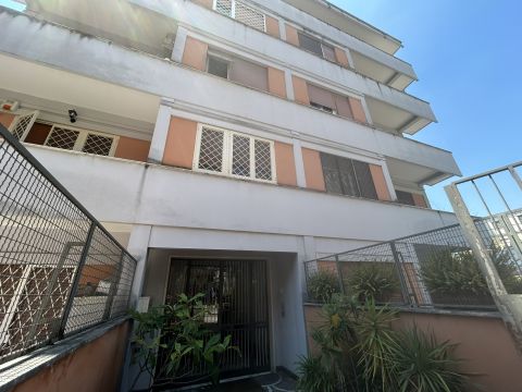 Via Giovanni Alfredo Cesareo, 22 - Roma