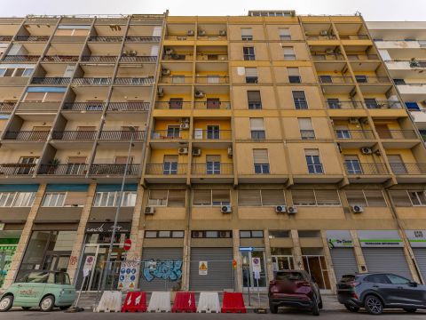 Via Giovanni Amendola, 107 - Bari