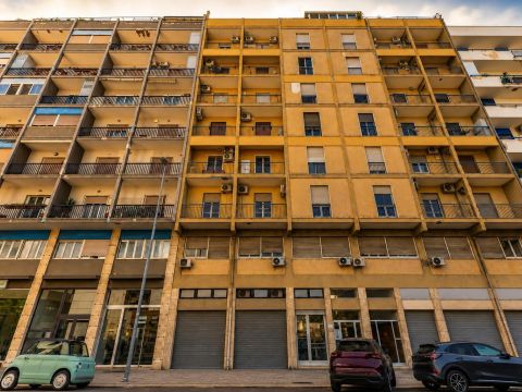 Via Giovanni Amendola, 107 - Bari