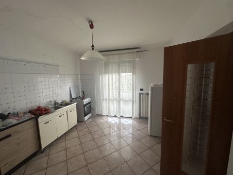 Via Scafa, 1 - Collecorvino