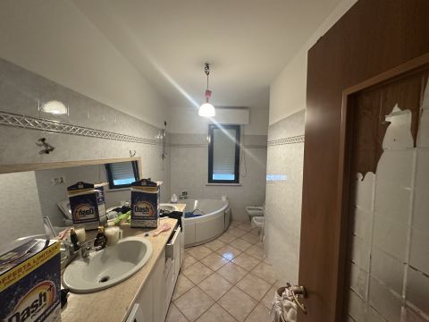 Via Scafa, 1 - Collecorvino