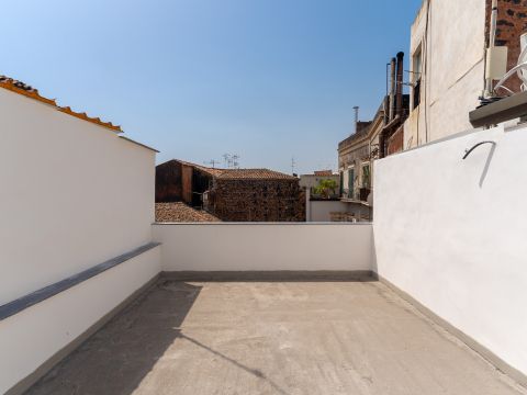 Via Serravalle, 42 - Catania