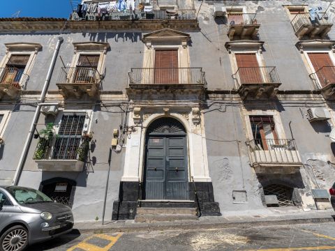 Via Serravalle, 42 - Catania