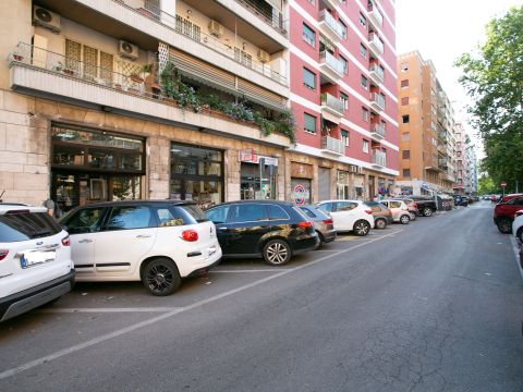 Via Val d'Ossola, 33 - Roma