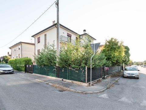Via Santa Giustina, 16 - Selvazzano Dentro