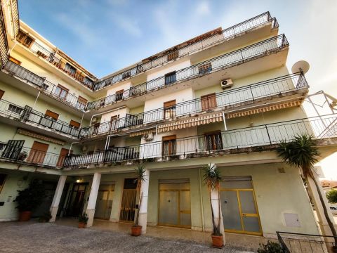 Via Lauro, 57 - Scalea