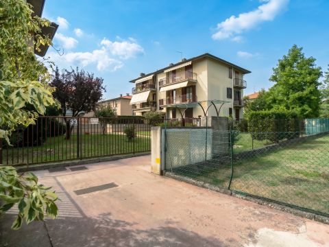 Via A. Mozzi, 33 - Mozzo