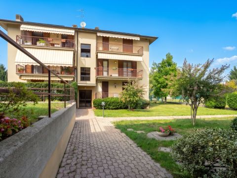 Via A. Mozzi, 33 - Mozzo