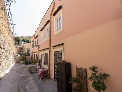 Cortile bagni minerali 12 - Palermo