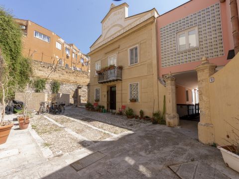Cortile bagni minerali 12 - Palermo