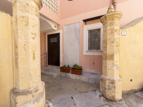 Cortile bagni minerali 12 - Palermo