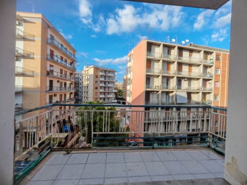 Viale Teocrito, 97 - Siracusa