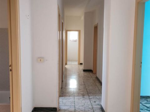 Viale Teocrito, 97 - Siracusa