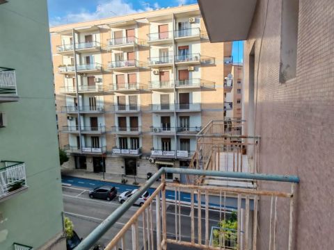 Viale Teocrito, 97 - Siracusa