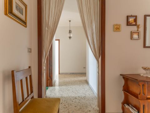Via Giuseppe de Caro, 11 - Noci