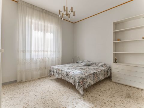 Via Giuseppe de Caro, 11 - Noci
