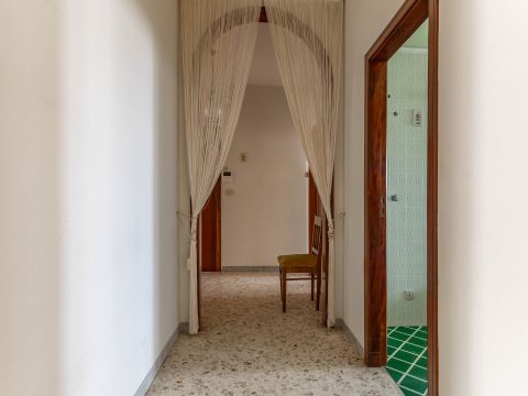 Via Giuseppe de Caro, 11 - Noci